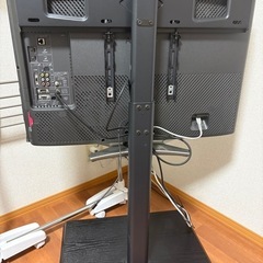 SHARP AQUOS液晶テレビ32型(テレビ台付き)の画像
