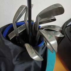ゴルフクラブセット、バッグ付きの画像