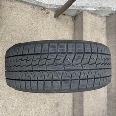 ヨコハマタイヤ　215/50R17 910/G70 スタッドレスの画像