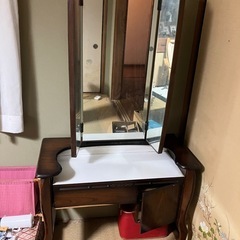 化粧台 、タンス
の画像