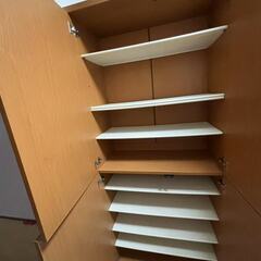 収納キャビネット（内部棚板調節可能）の画像