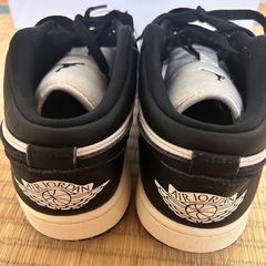 NIKE WMNS AIR JORDAN 1 LOW SE 【VINTAGE PANDA】 25cmの画像