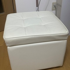 LOWYAパソコンテーブル+収納オットマンの画像