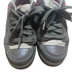Reebok　スニーカー　の画像