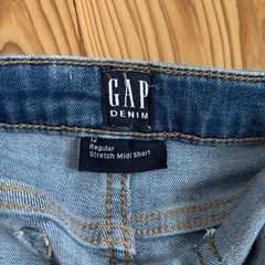 【150】GAP デニムショートパンツ　スマイル　レインボー　刺繍の画像