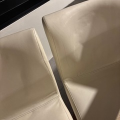ダイニングテーブル、椅子2脚の画像