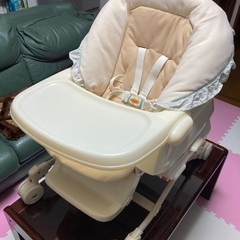 combiハイローチェアの画像
