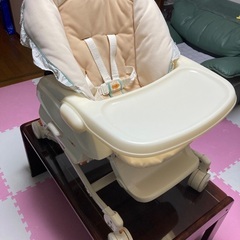 combiハイローチェアの画像