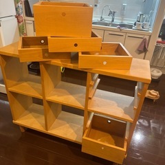 木製引き出し付きオープンラックの画像