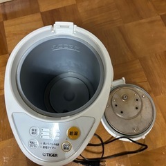 電気ポットの画像