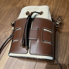 Ｈ&Mのショルダーバッグの画像