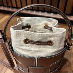 Ｈ&Mのショルダーバッグの画像