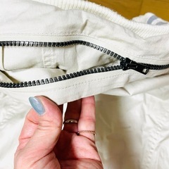 JESSY LOGAN アウター　半袖　ファスナーとボタンW 収納式フード付き　Mの画像