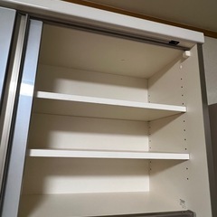 食器棚の画像