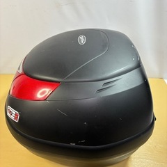 GiVi ジビ　トップケース　リアボックス　中古　傷多め　使用感あり　取り付け金具非正規品
の画像