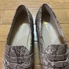 レディースパイソン柄ローファーの画像