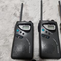 トランシーバー4台セットハンズフリーイヤホン4セット付きです。の画像