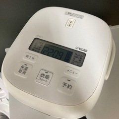 2023年製TIGER 炊飯器 ホワイトjbs-a055 動作確認済の画像