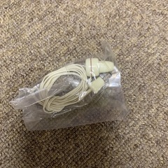 イヤホン8つの画像
