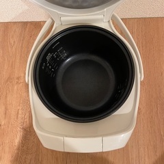 TIGER 炊飯器 3合 2年半使用の画像