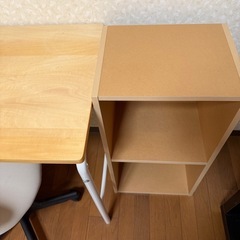 決まりました机　棚　椅子の画像