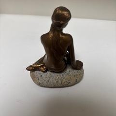 置物(女性)の画像