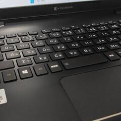 10世代　薄型13.3 ノート　パソコンの画像
