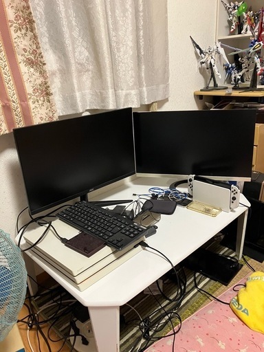 モニター2つ