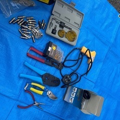 工具箱と工具など一式の画像