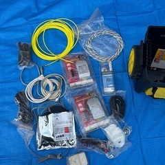 工具箱と工具など一式の画像