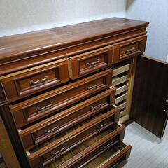 まとめて引取り特典アリ。タンス①の画像