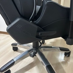 AKRacing ゲーミングチェアの画像