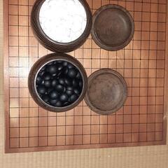 囲碁盤と碁石の画像