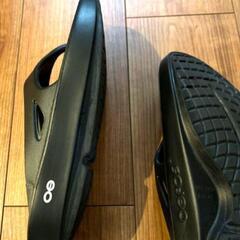 美品　Oofos ブラック リカバリーサンダル　28cmの画像