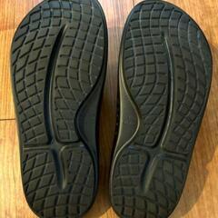 美品　Oofos ブラック リカバリーサンダル　28cmの画像