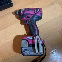 14.4V インパクトドライバーHitachi WH14DBAL2 バッテリー2個　充電器付きの画像