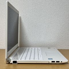 【美品】東芝 dynabook✨白 SSD256GB Office付DVD付の画像
