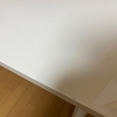 白いデスクの画像