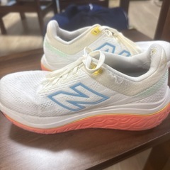 ニューバランス　ランニングシューズ　24.0cmの画像