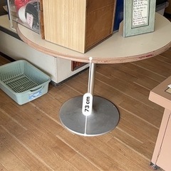 丸テーブルです。の画像