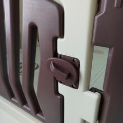 ベビーサークル 120×120　ベビーフェンス　ドア付きの画像