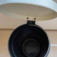 ゴミ箱の画像