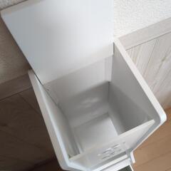 トイレ収納の画像
