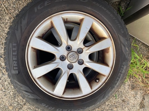 スノータイヤ　205/60R16