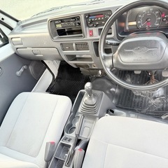 スバル サンバートラック　4WD 5速マニュアル　車検8年4月まで　エアコンパワステ付き　7万km台　の画像