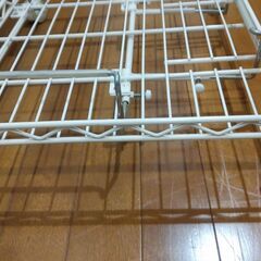 移動スチール製台の画像