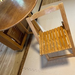 折りたたみテーブルの画像