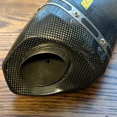 アクラポビッチ スリップオンカーボンマフラー YZF-R25 / MT-25 等の画像