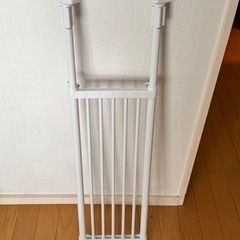 【無料/8/29までの引渡し】突っ張り棚の画像
