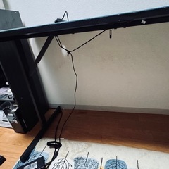 ゲーミングデスクの画像